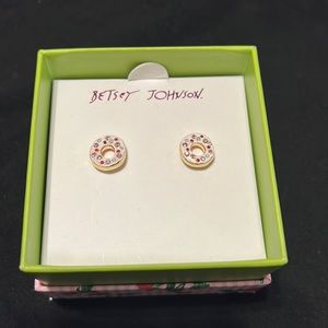Betsey Johnson, Donut earrings